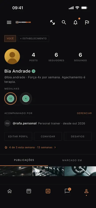Perfil de Bia Andrade (@bia.andrade): 4 posts, 6 seguidores, medalhas de 12 e 4 semanas seguidas, acompanhada pelo personal trainer @rafa.personal e sequência de 13 semanas na meta.